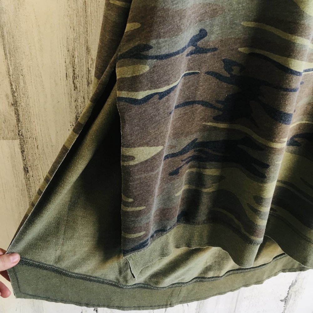 NWT Z Supply Camo Sweatshirt The Weekender Distressed Boho Side Slits S - Picture 6 of 13